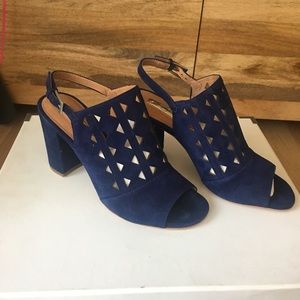 Halogen Navy blue 7 1/2 heels